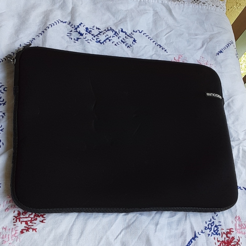Incase Laptop case